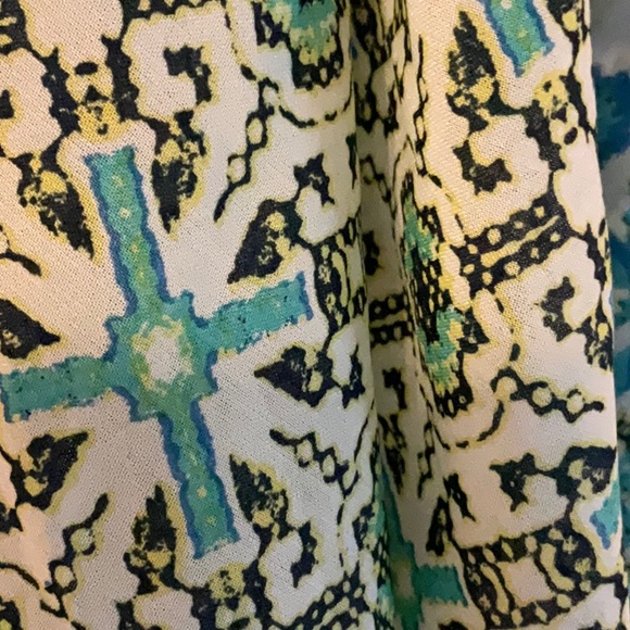 🧣 CHICO’S PRINT SCARF 🧣 - Picture 7 of 16